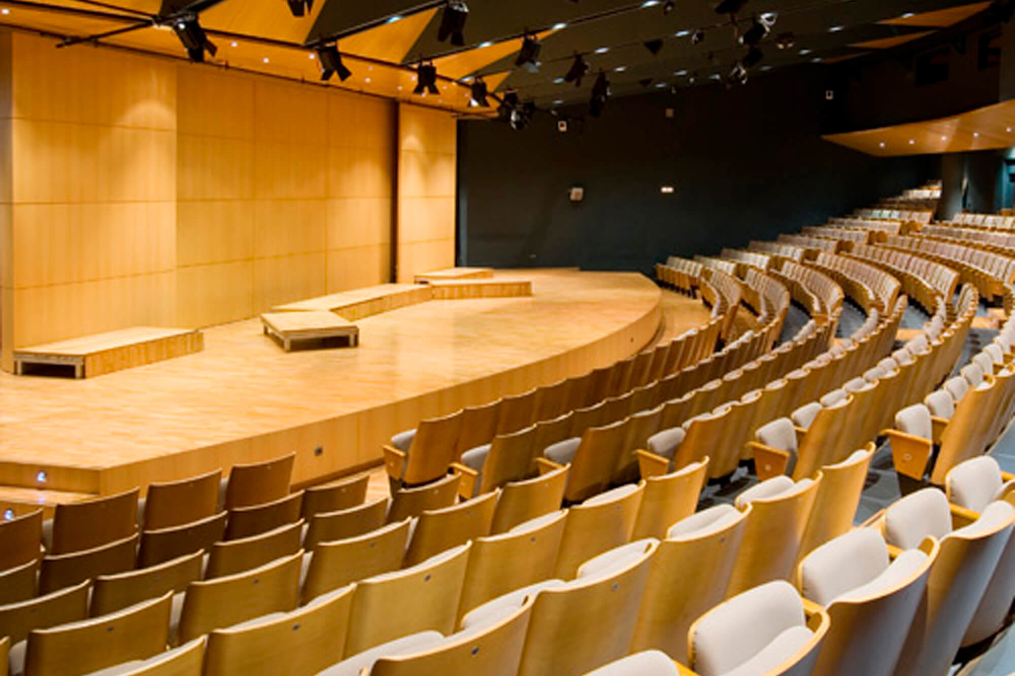 Auditorio y Centro de Congresos Vctor Villegas